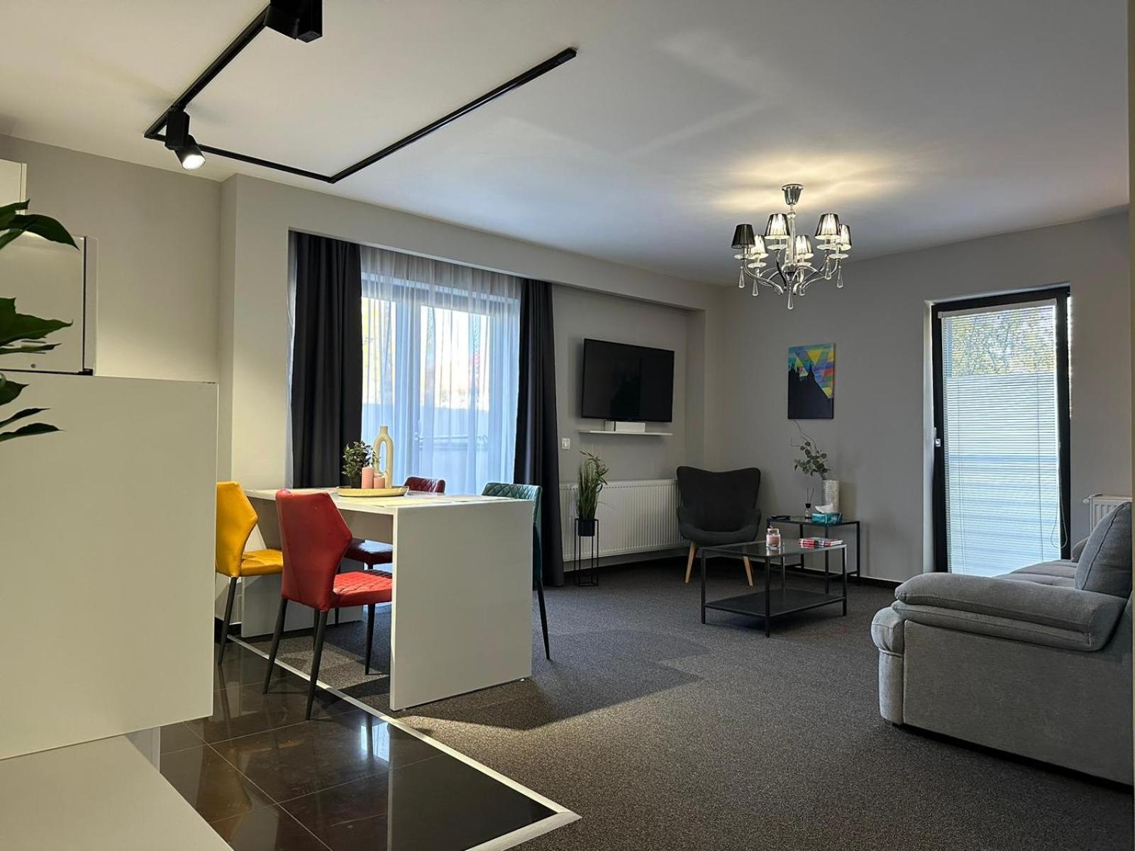Luxury Glam Apartments & Studios Near Coresi Mall 브라쇼브 외부 사진