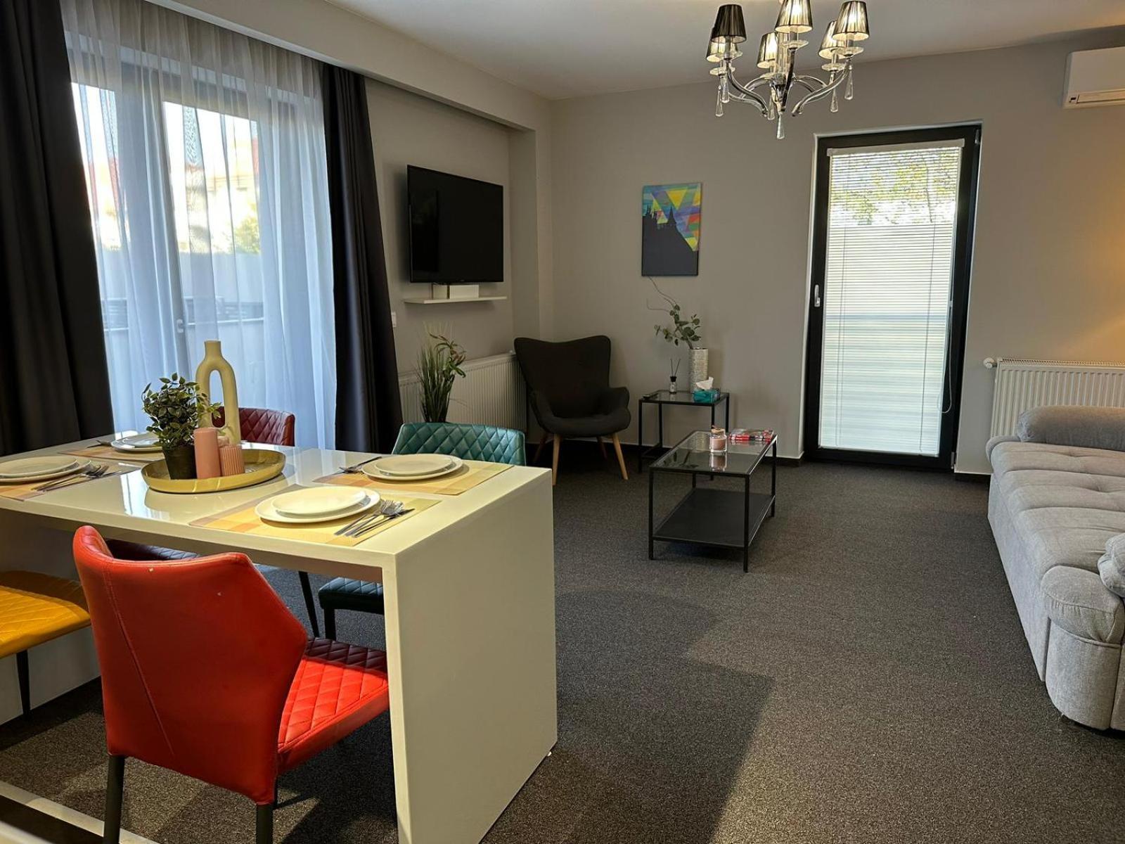 Luxury Glam Apartments & Studios Near Coresi Mall 브라쇼브 외부 사진