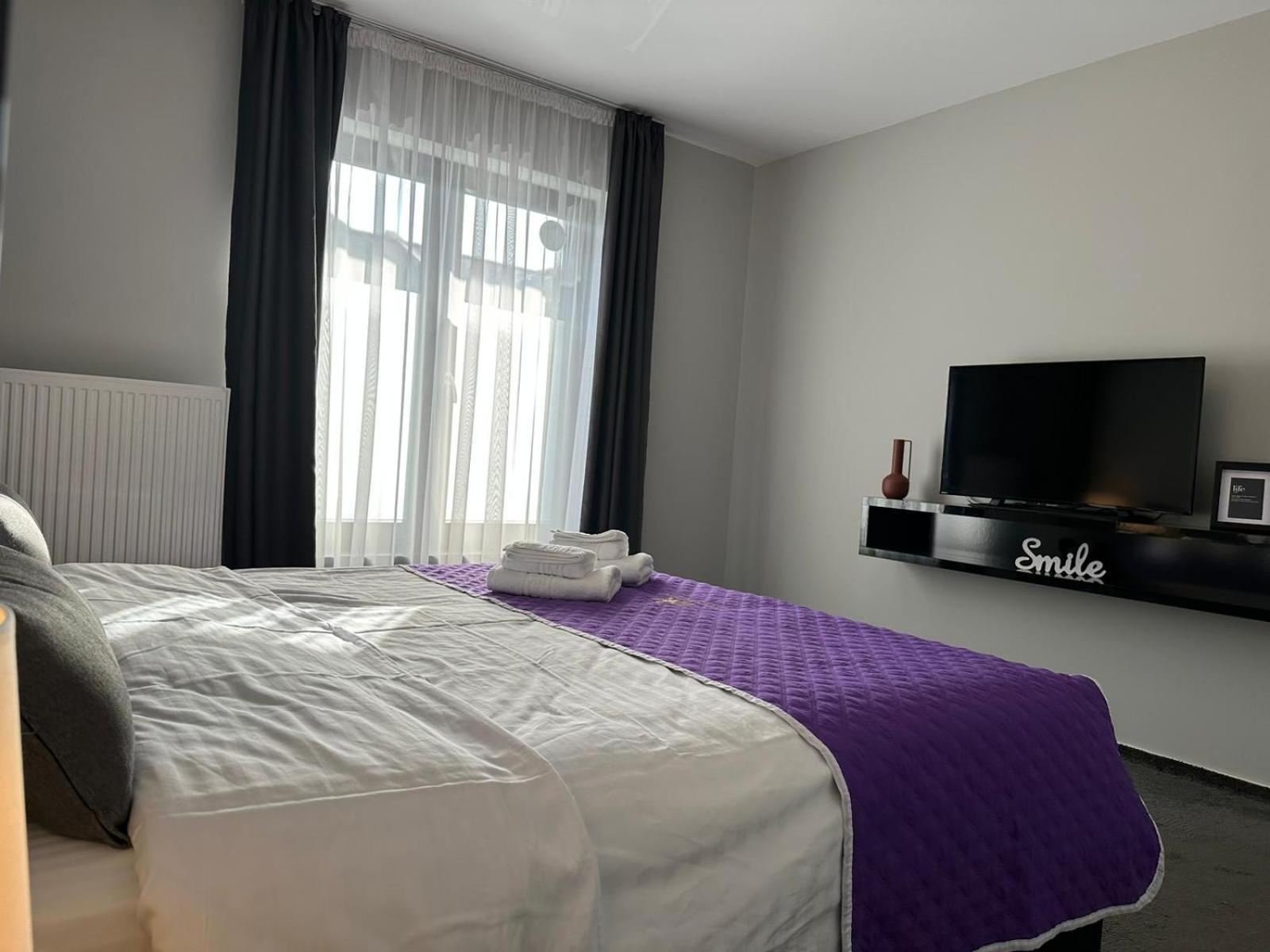 Luxury Glam Apartments & Studios Near Coresi Mall 브라쇼브 외부 사진