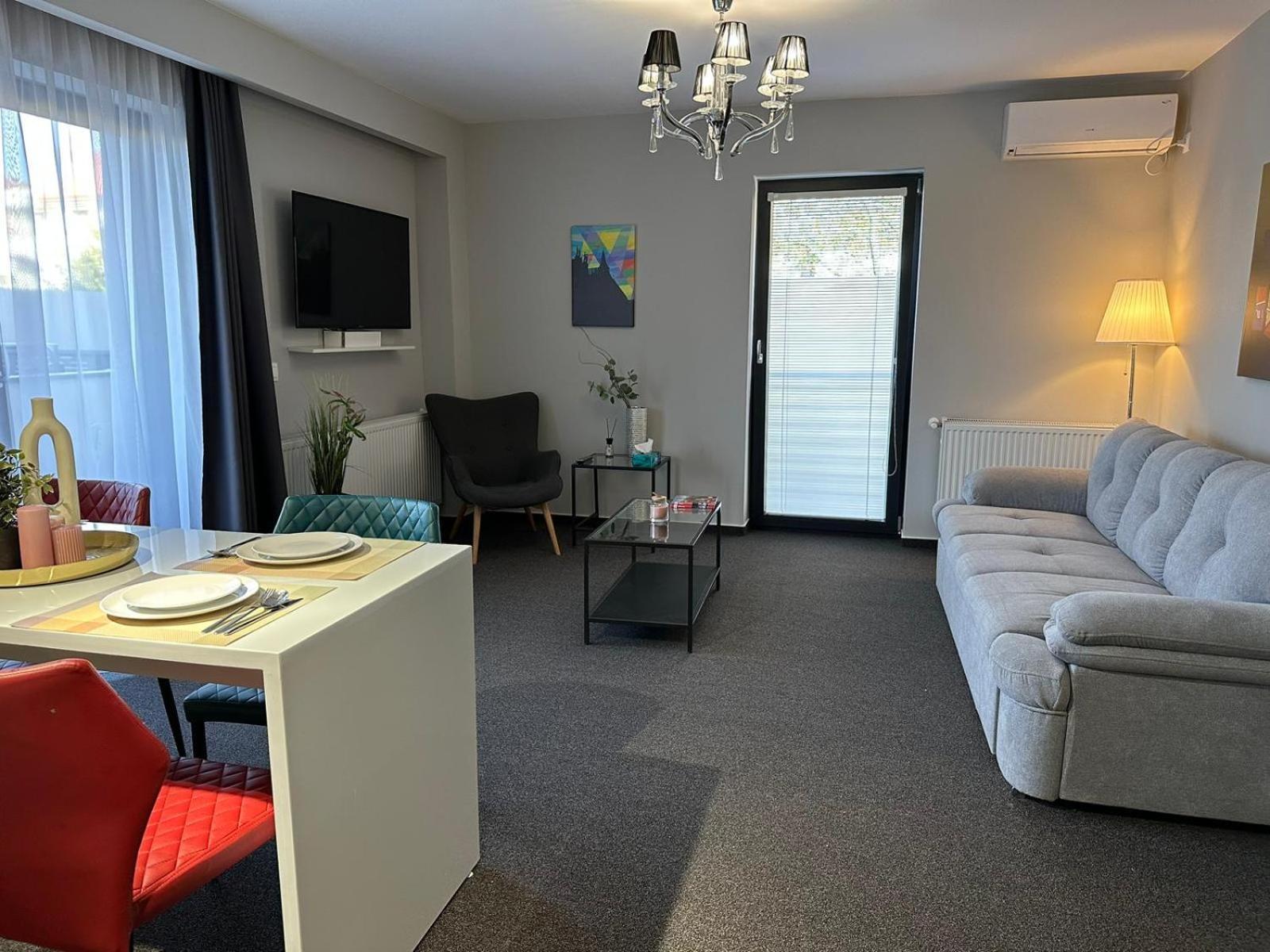Luxury Glam Apartments & Studios Near Coresi Mall 브라쇼브 외부 사진