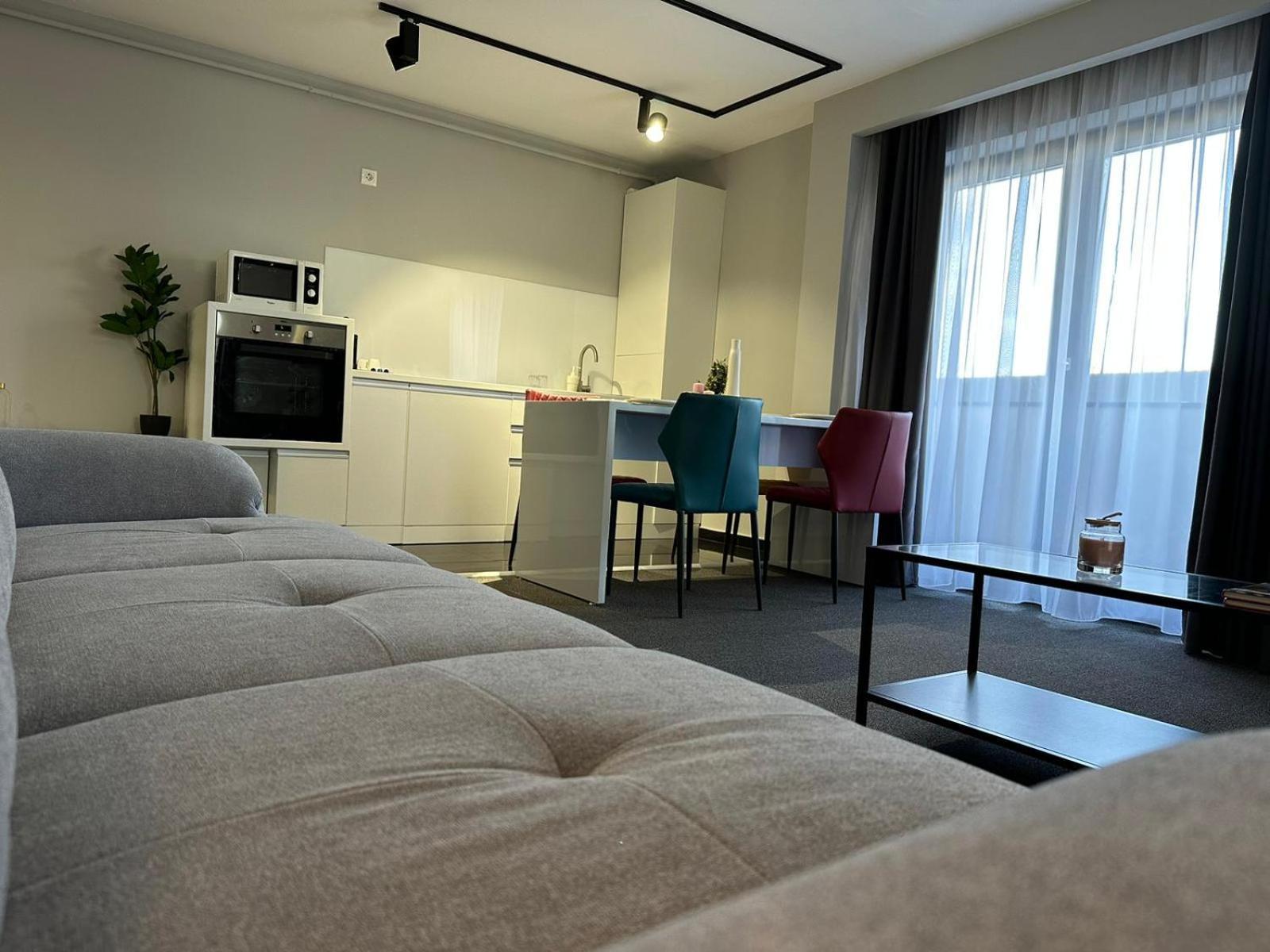 Luxury Glam Apartments & Studios Near Coresi Mall 브라쇼브 외부 사진