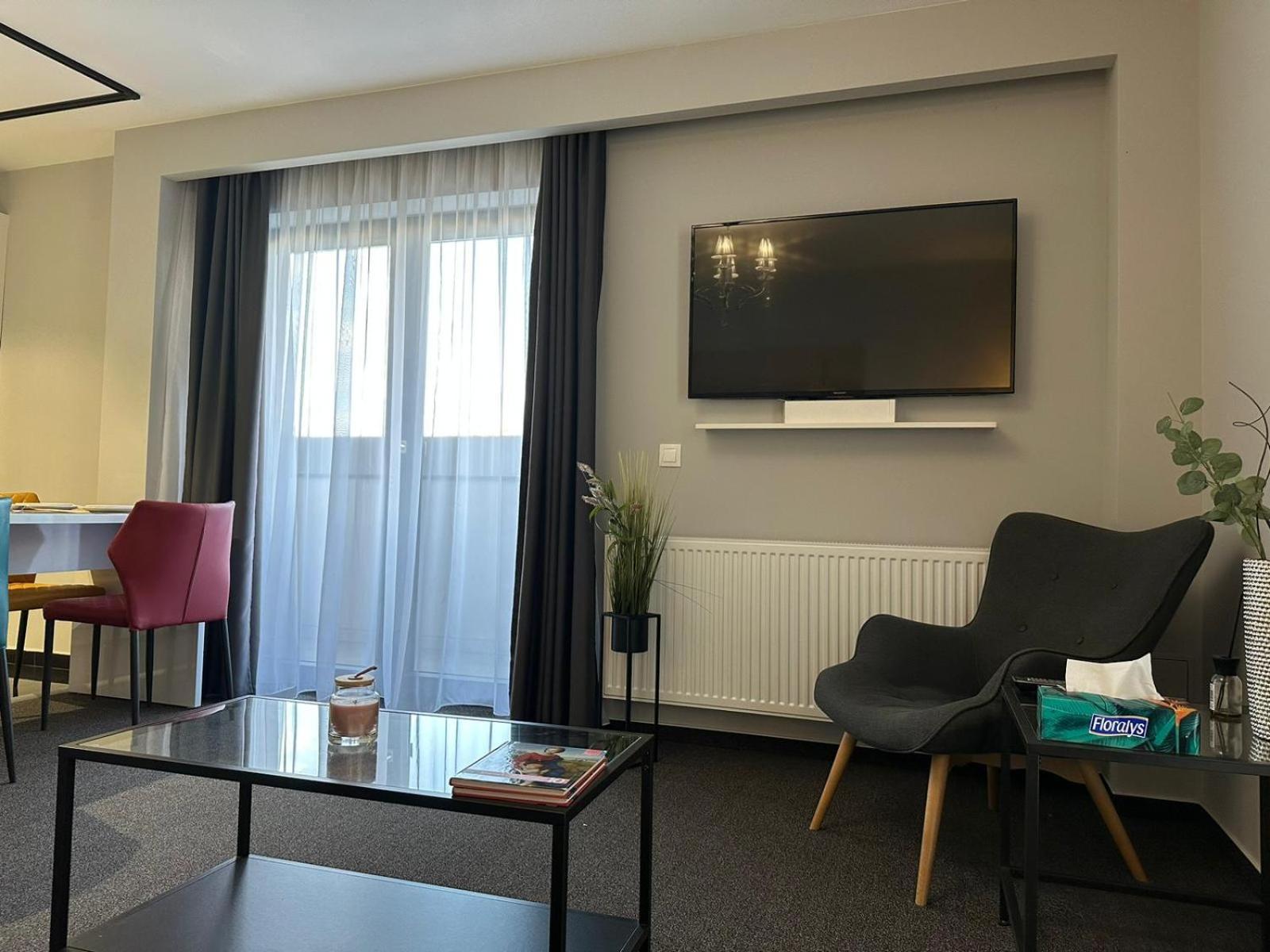 Luxury Glam Apartments & Studios Near Coresi Mall 브라쇼브 외부 사진