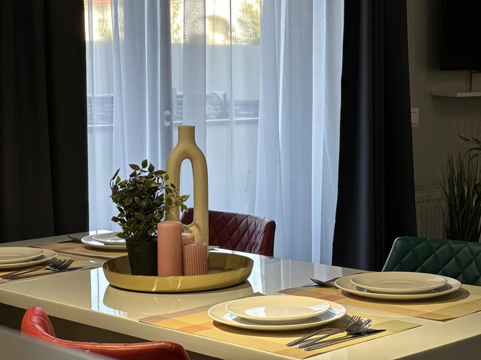 Luxury Glam Apartments & Studios Near Coresi Mall 브라쇼브 외부 사진