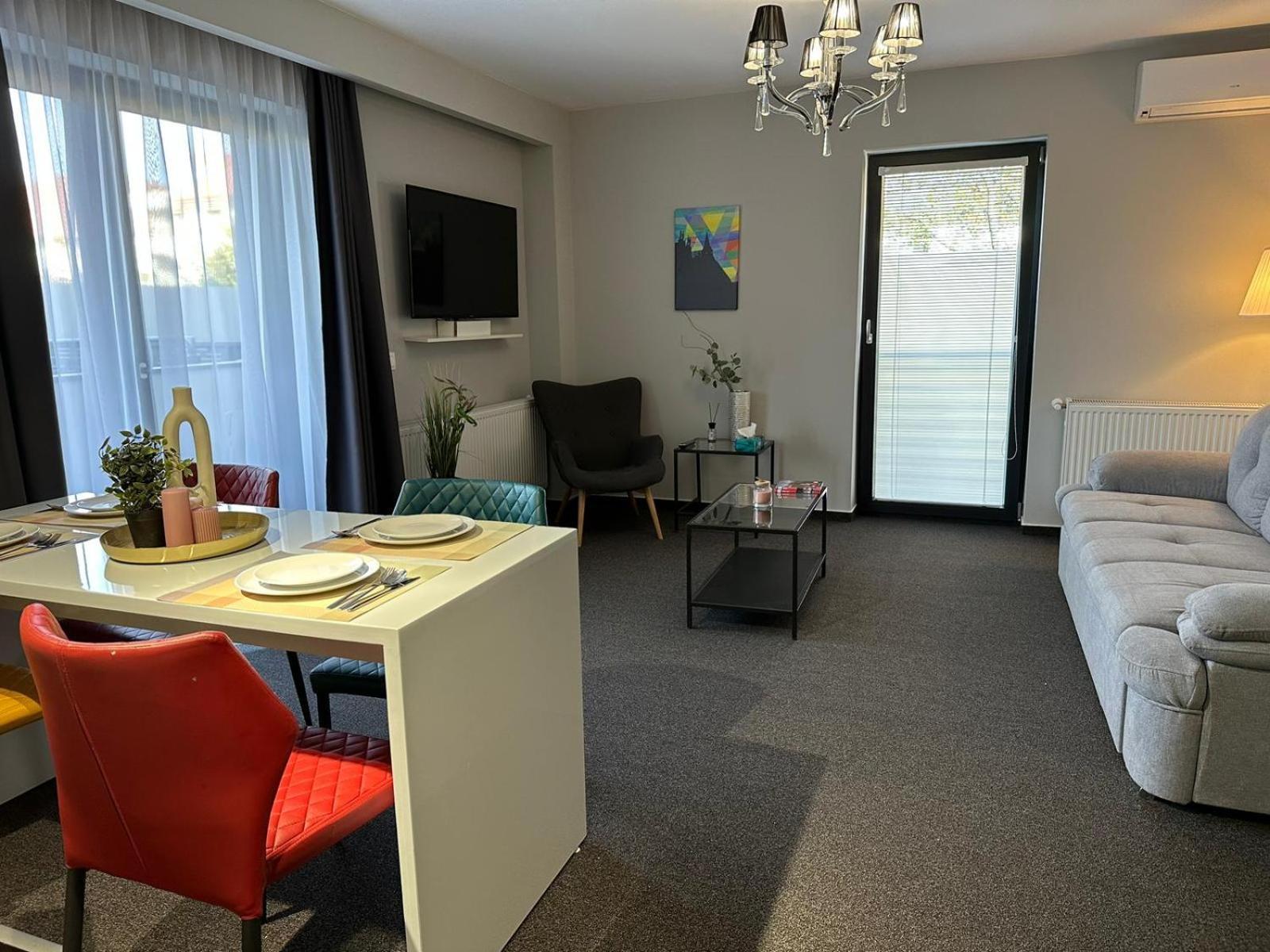 Luxury Glam Apartments & Studios Near Coresi Mall 브라쇼브 외부 사진