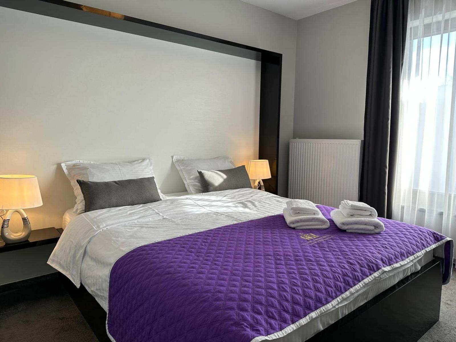 Luxury Glam Apartments & Studios Near Coresi Mall 브라쇼브 외부 사진