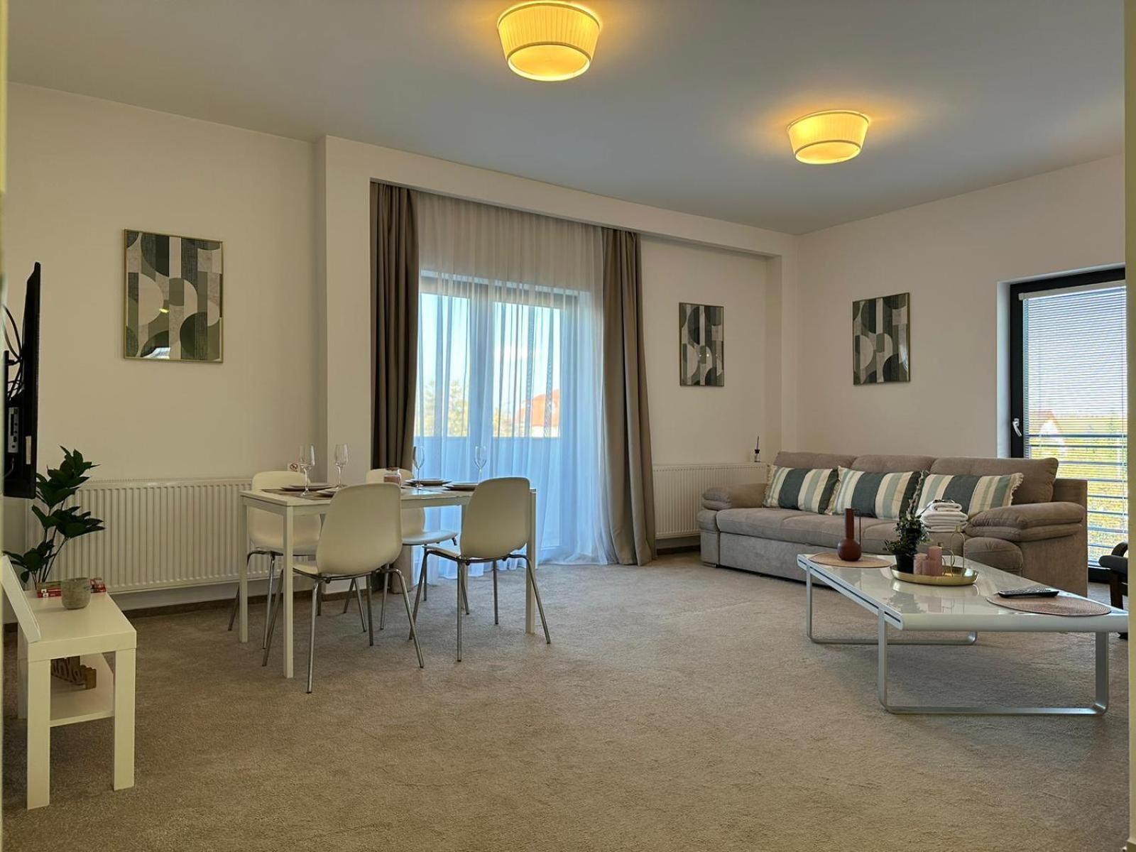 Luxury Glam Apartments & Studios Near Coresi Mall 브라쇼브 외부 사진