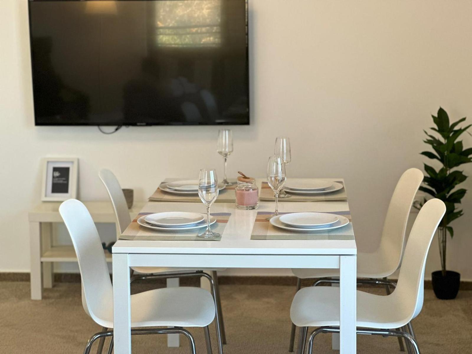 Luxury Glam Apartments & Studios Near Coresi Mall 브라쇼브 외부 사진