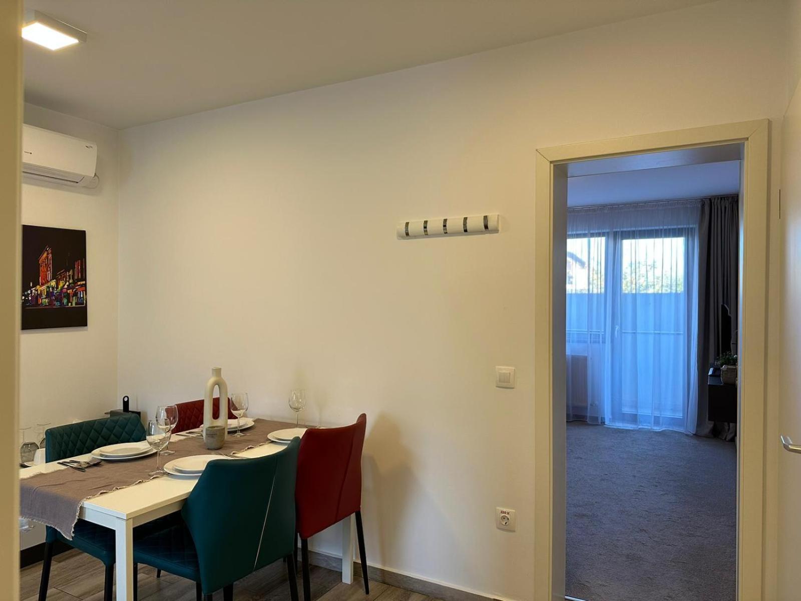 Luxury Glam Apartments & Studios Near Coresi Mall 브라쇼브 외부 사진