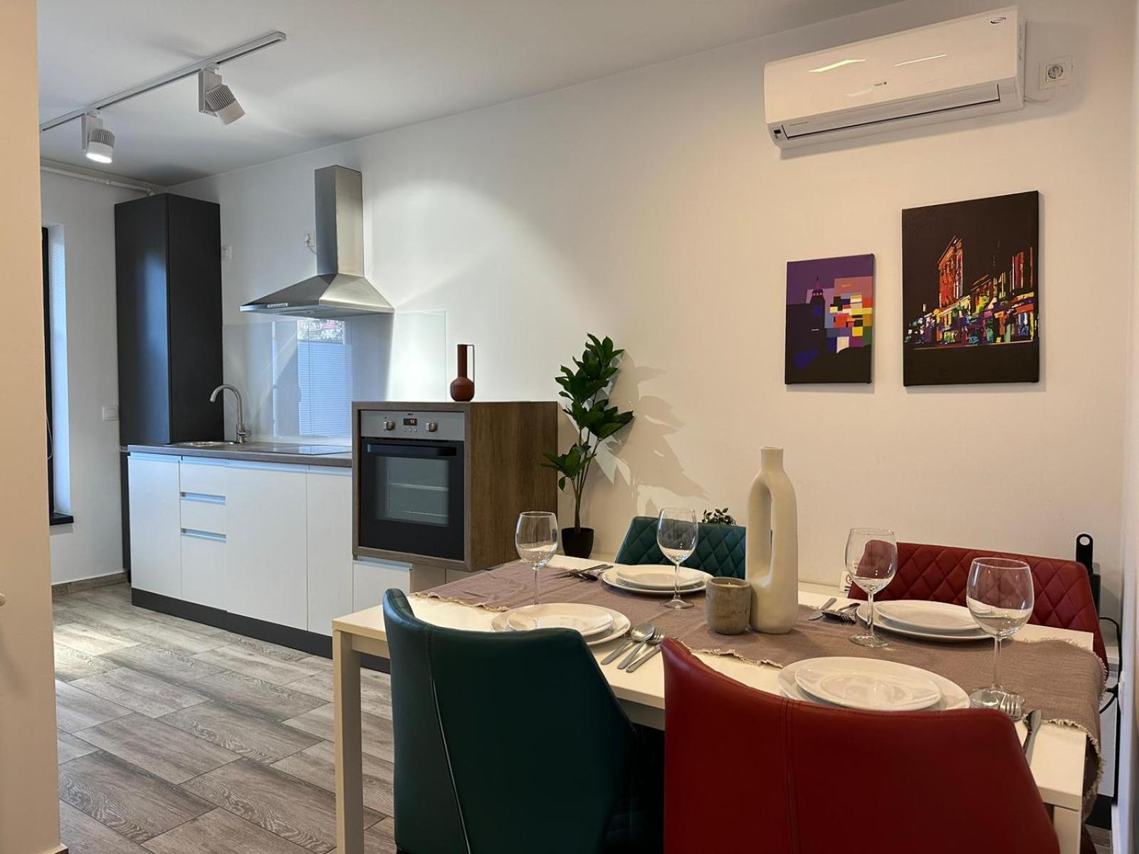 Luxury Glam Apartments & Studios Near Coresi Mall 브라쇼브 외부 사진